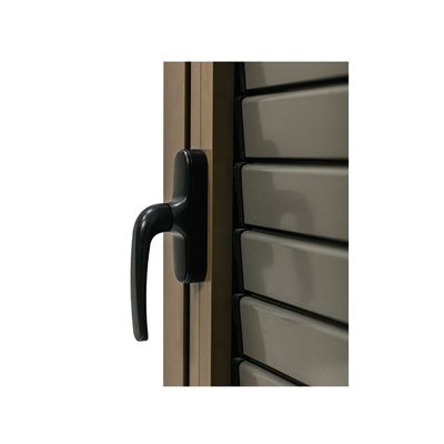 Villa Louver Finestre con telaio in alluminio anodizzato e lame fisse per abitazioni