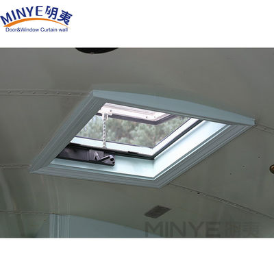 Luce di soffitto in alluminio a apertura ventilata con stile open swing e schermo in fibra di vetro