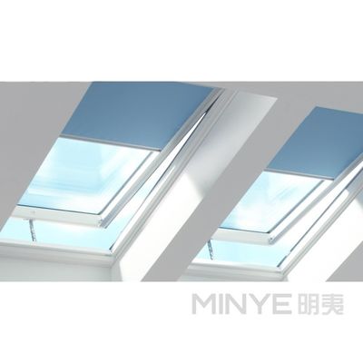 Luce di soffitto in alluminio a apertura ventilata con stile open swing e schermo in fibra di vetro