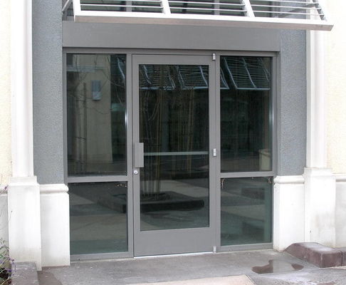 Confezionamento di cornici in alluminio con rivestimento in polvere