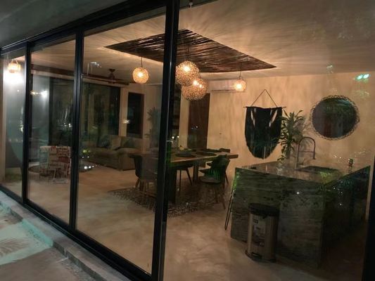 Finestre in vetro scorrevole a doppio vetro in lega di alluminio e porte a imballaggio per il design moderno