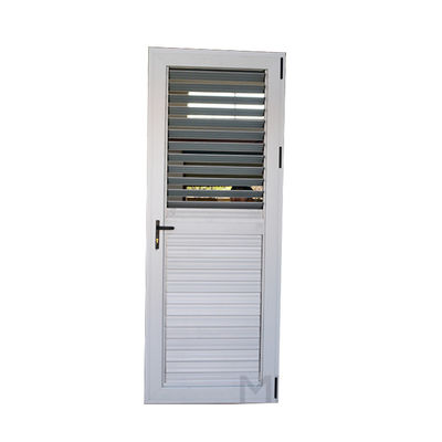 Punto d'accesso di ingresso in stile swing a doppia porta aperta