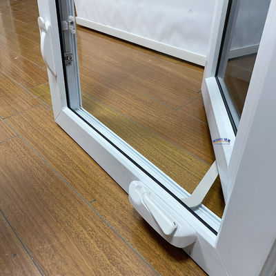 Dimensioni personalizzate Finestre in PVC Bianco a doppio vetro Swing Finestra a rivestimento in PVC per il tuo