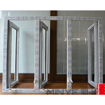 Finestra a rivestimento in UPVC a risparmio energetico con apertura a svoltare e isolamento termico