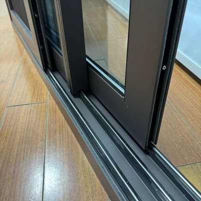 Risparmio energetico finestra scorrevole in alluminio impermeabile con staffe di sicurezza e progettazione griglia