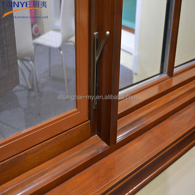 Le finestre in legno di alluminio di MINYE includono vetro temperato e personalizzabile.