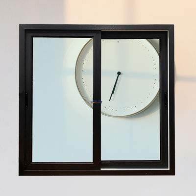 Finestra scorrevole in UPVC rispettosa dell'ambiente per un'elevata resistenza e un design moderno della cucina