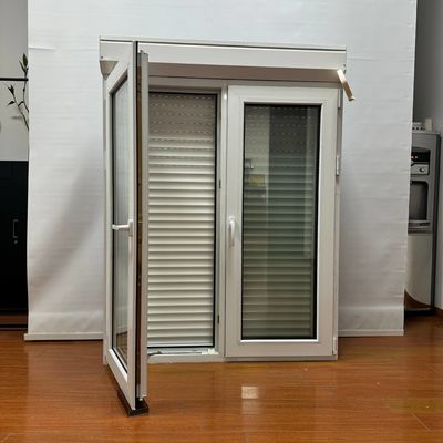 Finestra a rivestimento in PVC a schermo pieghevole con zanzariera in fibra di vetro e persiane