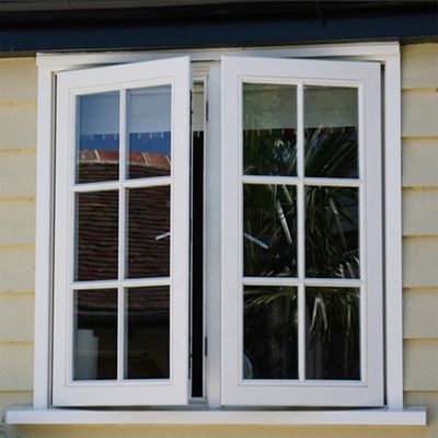Fenestre con apertura orizzontale a modello di casa per la funzione a prova di vento in materiale durevole