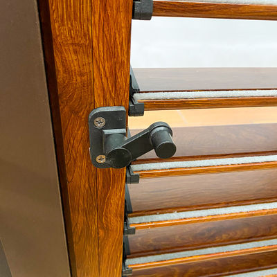 Soluzione di progettazione alberghiera Profilo anodizzato o rivestito in polvere Finish Swing Open Shutter