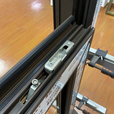 Porta in vetro minimalista con finestrino a cassa di doppio foglio in alluminio top hardware cinese