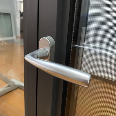 Finestra in alluminio con doppio vetro e stile di design moderno