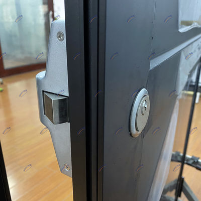 Proteggi la tua casa e il tuo business con porte aperte lateralmente