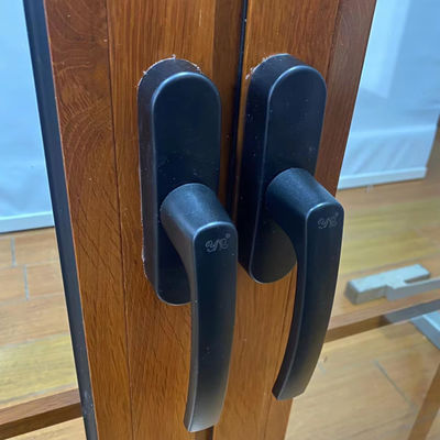 Verticale vetrina in alluminio francese La perfetta combinazione di stile e funzione