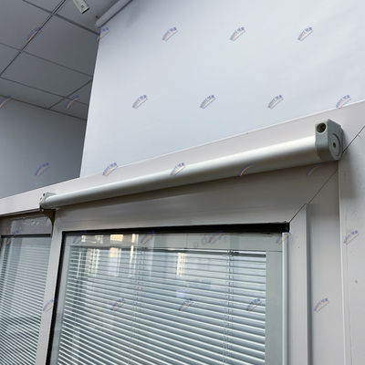 Porta scorrevole per la casa o l'ufficio con rivestimento antirrubo