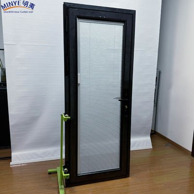 Porta in vetro in alluminio con chiusura interna e vetro a doppia temperatura
