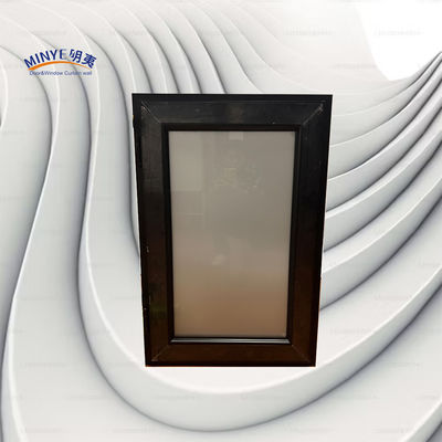Finestra in alluminio con schermo staccabile e design a doppio colore