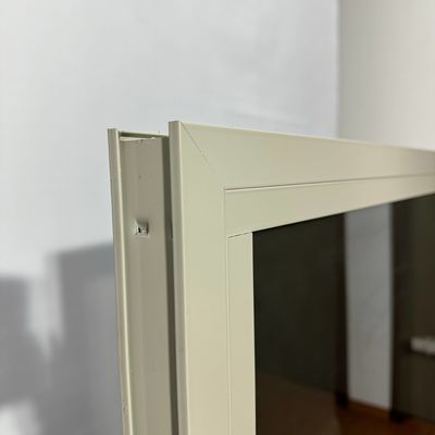 Vetro laminato in lega di alluminio per isolamento termico e resistenza all'acqua