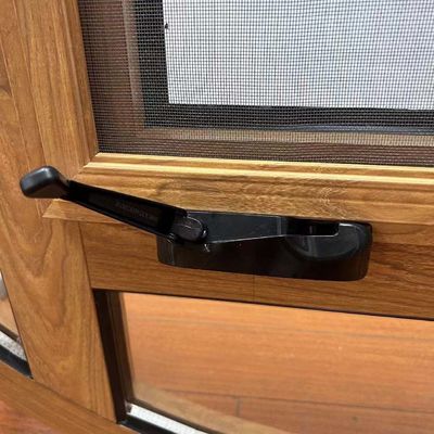 Cornice in lega di alluminio finestrino a rivestimento decorativo rotondo a prova di vento e opzione di design