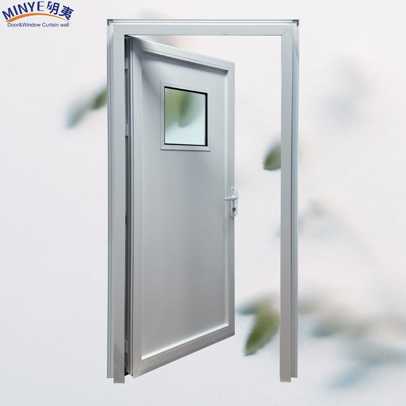 Porta d'ingresso in alluminio a colori personalizzati per casa o azienda all'interno della villa giardino